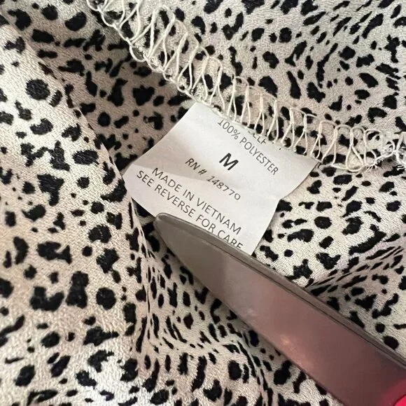 Sienna Sky Tie Front V-Neck Blouse Flutter Sleeves Size M - Picture 11 of 12